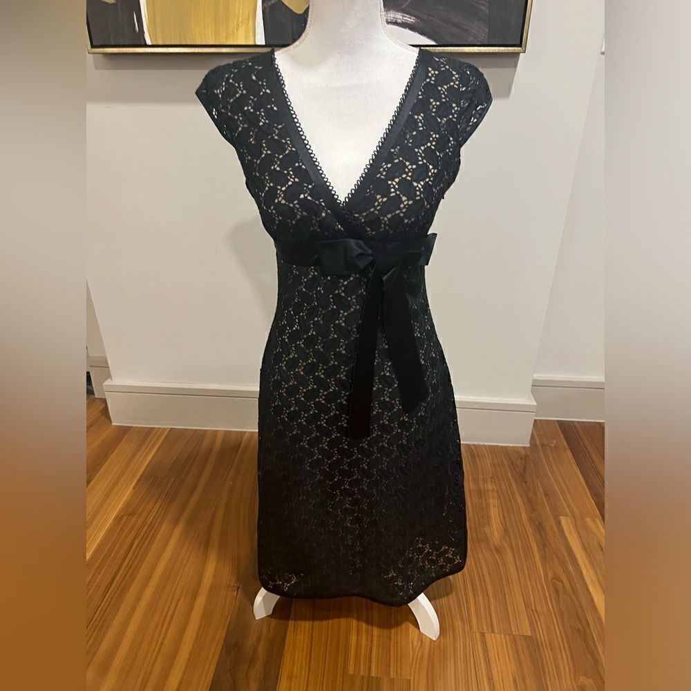 Phoebe Couture by Kay Unger lace dress size 2